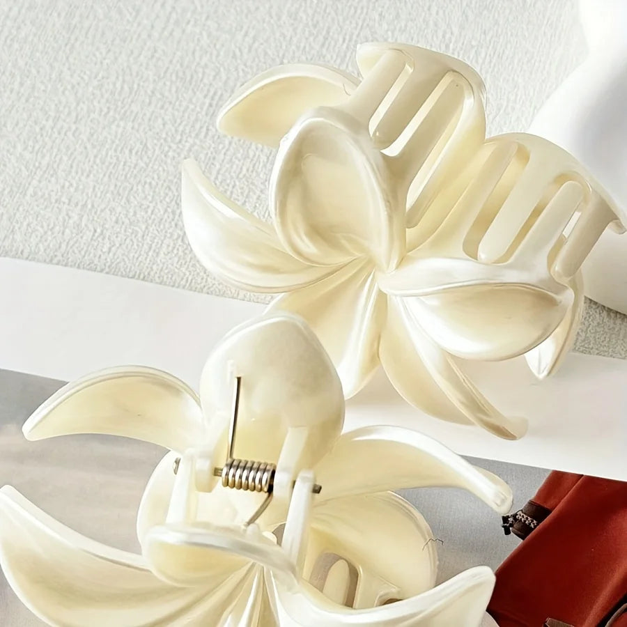 1pc Acrylic Flower Hair Claw, Elegant & Chic, Large Size, Floral Design, Versatile Hair Accessory for Half-Up Hairstyles