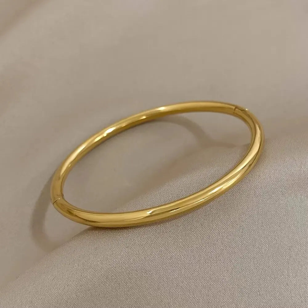 1pc Titanium Steel Gold Bracelet, Fashionable Classic Style, Stainless Steel Bracelet,Inlaid With Zircon,For Womens Daily Wear